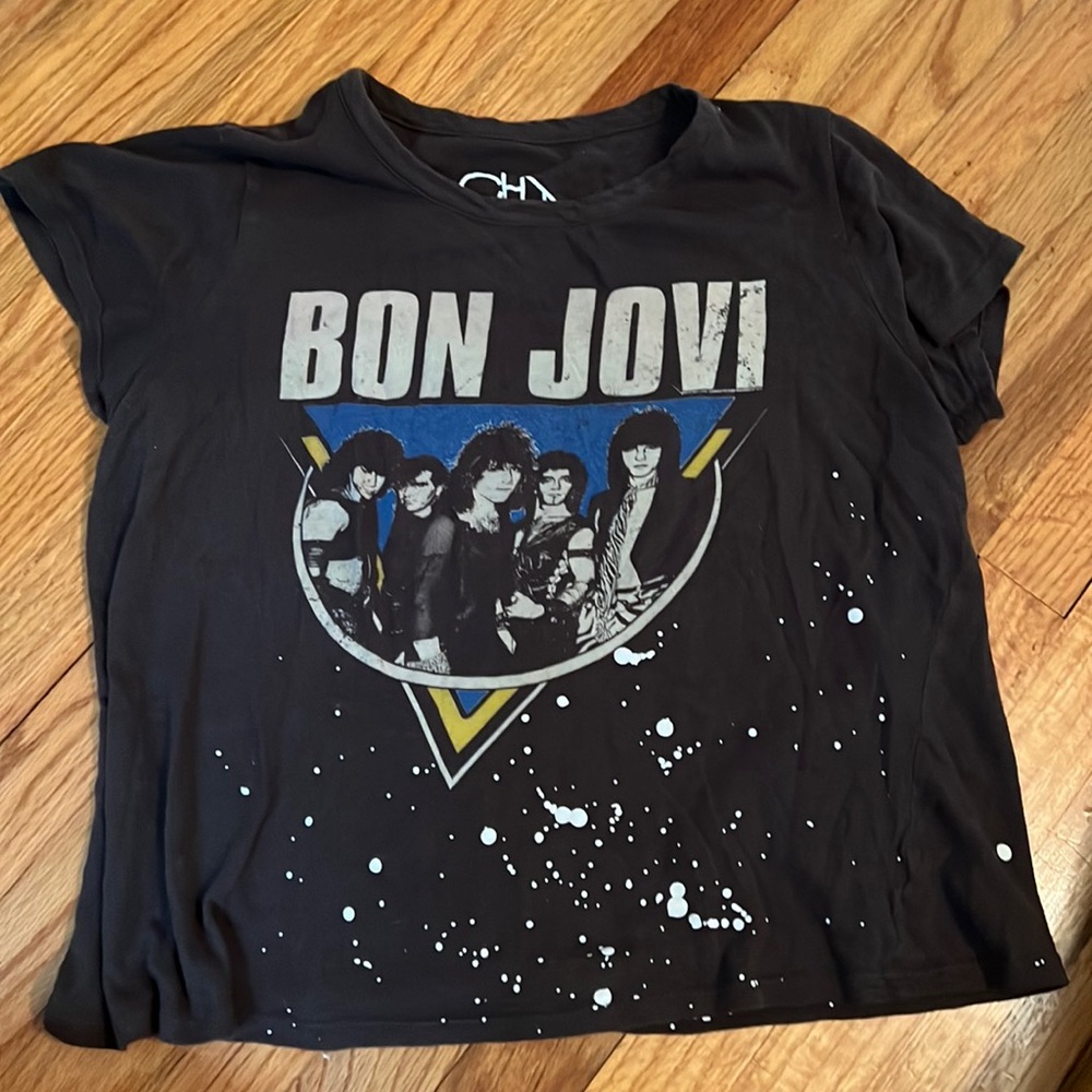 Graphic tee